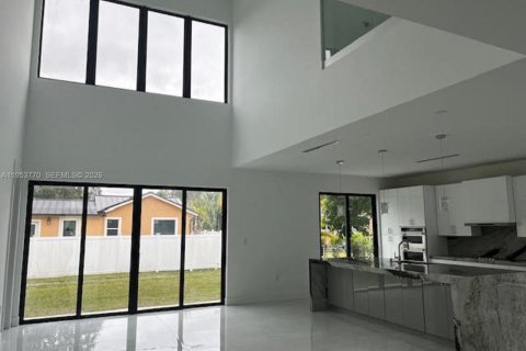 Casa en venta en Miami Springs, Florida, 4 dormitorios, 292.46 m2 № 2054982 - foto 6