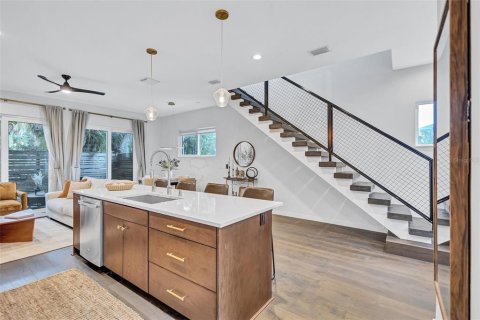 Adosado en alquiler en Saint Petersburg, Florida, 2 dormitorios, 152.36 m2 № 1885554 - foto 8