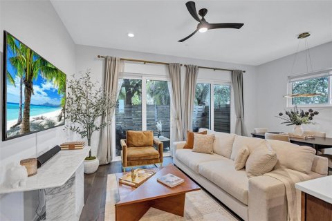 Adosado en alquiler en Saint Petersburg, Florida, 2 dormitorios, 152.36 m2 № 1885554 - foto 4