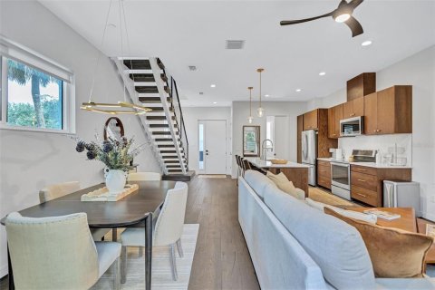 Adosado en alquiler en Saint Petersburg, Florida, 2 dormitorios, 152.36 m2 № 1885554 - foto 11