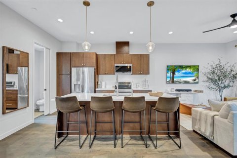 Adosado en alquiler en Saint Petersburg, Florida, 2 dormitorios, 152.36 m2 № 1885554 - foto 6