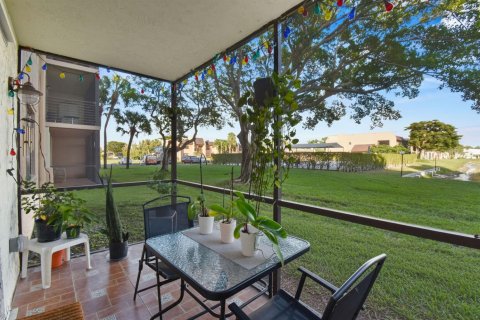Condo in West Palm Beach, Florida, 2 bedrooms № 2082558 - photo 18
