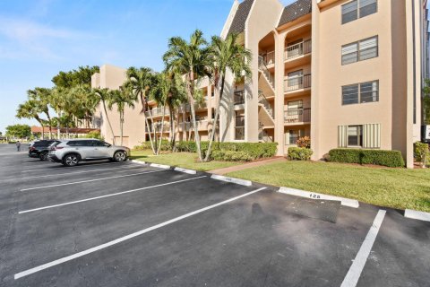 Condo in West Palm Beach, Florida, 2 bedrooms № 2082558 - photo 23
