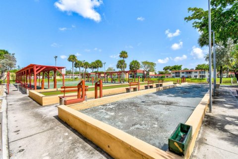 Condo in West Palm Beach, Florida, 2 bedrooms № 2082558 - photo 30