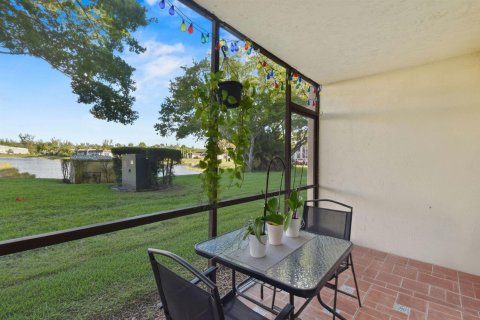 Condo in West Palm Beach, Florida, 2 bedrooms № 2082558 - photo 19