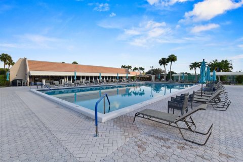 Condo in West Palm Beach, Florida, 2 bedrooms № 2082558 - photo 25