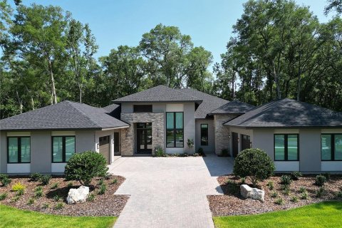 House in Gainesville, Florida 4 bedrooms, 386.57 sq.m. № 2229813