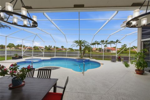 Casa en venta en Weston, Florida, 5 dormitorios, 348.94 m2 № 2084893 - foto 2