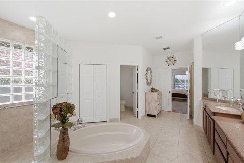 Casa en venta en Weston, Florida, 5 dormitorios, 348.94 m2 № 2084893 - foto 20