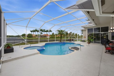 Casa en venta en Weston, Florida, 5 dormitorios, 348.94 m2 № 2084893 - foto 3