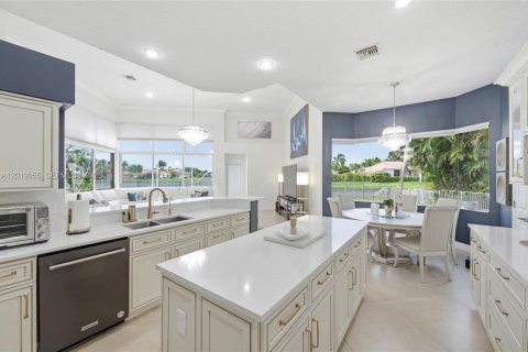 Casa en venta en Weston, Florida, 5 dormitorios, 348.94 m2 № 2084893 - foto 15