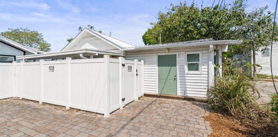 Villa ou maison à Saint Petersburg, Floride 2 chambres, 119.29 m2 № 2389428