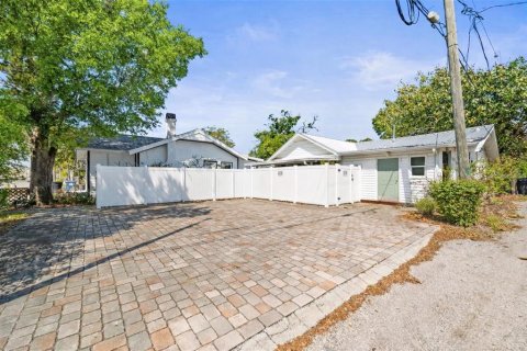 Villa ou maison à vendre à Saint Petersburg, Floride: 2 chambres, 119.29 m2 № 2389428 - photo 2