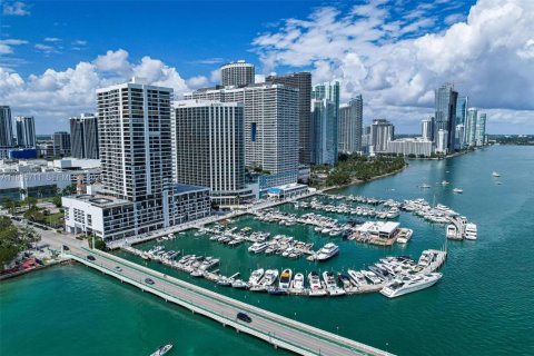 Condominio en Miami, Florida, 1 dormitorio  № 2058335