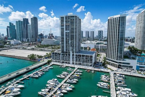 Condominio en venta en Miami, Florida, 1 dormitorio, 82.68 m2 № 2058335 - foto 19