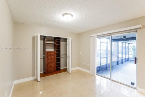 House in Sunrise, Florida 3 bedrooms, 104.79 sq.m. № 2000862 - photo 7