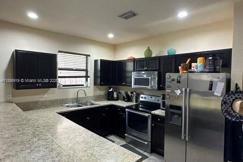 House in Homestead, Florida 4 bedrooms, 185.06 sq.m. № 1889190 - photo 12