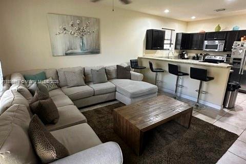 House in Homestead, Florida 4 bedrooms, 185.06 sq.m. № 1889190 - photo 13