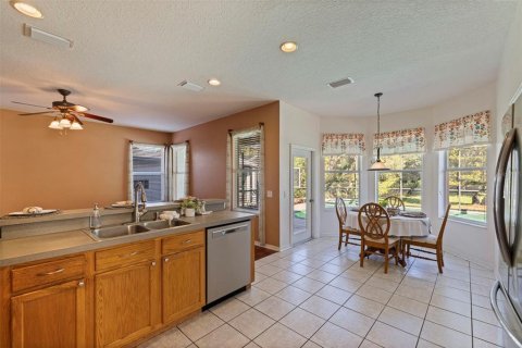 Villa ou maison à vendre à Tampa, Floride: 4 chambres, 267.56 m2 № 2423899 - photo 16