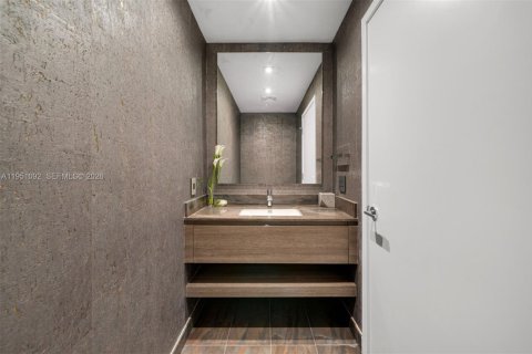 Купить кондоминиум в Ки-Бискейн, Флорида 2 спальни, 170.01м2, № 2008002 - фото 19