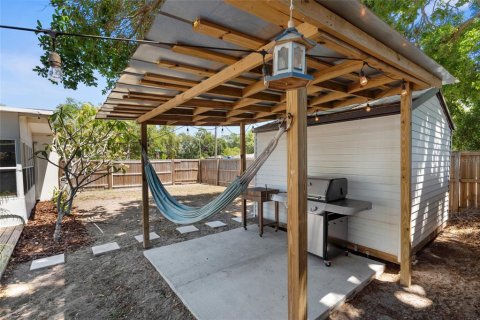 House in Saint Petersburg, Florida 2 bedrooms, 111.85 sq.m. № 1679756 - photo 23