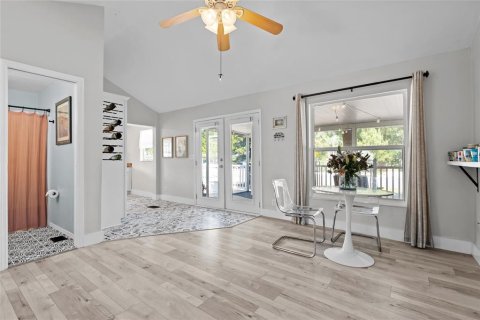 House in Saint Petersburg, Florida 2 bedrooms, 111.85 sq.m. № 1679756 - photo 9