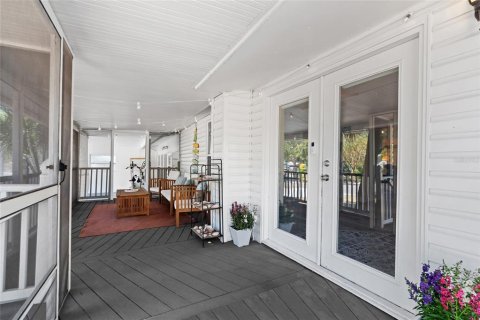 House in Saint Petersburg, Florida 2 bedrooms, 111.85 sq.m. № 1679756 - photo 3