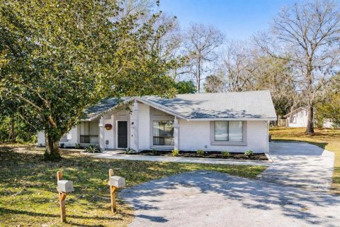 Villa ou maison à Winter Springs, Floride 4 chambres, 164.34 m2 № 2096703