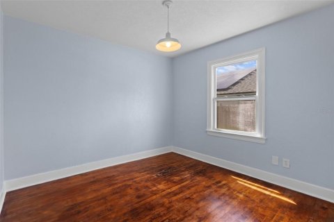 House in Saint Petersburg, Florida 3 bedrooms, 138.24 sq.m. № 2353287 - photo 17