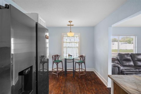 House in Saint Petersburg, Florida 3 bedrooms, 138.24 sq.m. № 2353287 - photo 25
