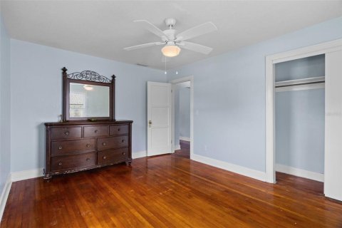House in Saint Petersburg, Florida 3 bedrooms, 138.24 sq.m. № 2353287 - photo 14