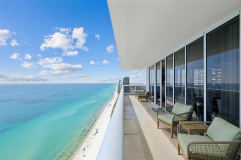 Copropriété à louer à Hallandale Beach, Floride: 3 chambres, 191.84 m2 № 439711 - photo 17
