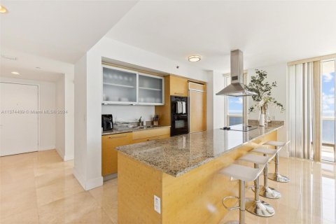 Copropriété à louer à Hallandale Beach, Floride: 3 chambres, 191.84 m2 № 439711 - photo 9
