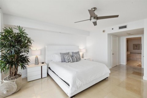 Copropriété à louer à Hallandale Beach, Floride: 3 chambres, 191.84 m2 № 439711 - photo 11