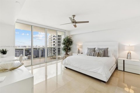 Copropriété à louer à Hallandale Beach, Floride: 3 chambres, 191.84 m2 № 439711 - photo 10