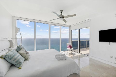 Copropriété à louer à Hallandale Beach, Floride: 3 chambres, 191.84 m2 № 439711 - photo 18