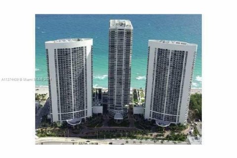 Copropriété à louer à Hallandale Beach, Floride: 3 chambres, 191.84 m2 № 439711 - photo 29