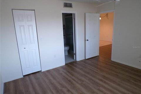 Condominio en alquiler en Venice, Florida, 2 dormitorios, 77.39 m2 № 2232510 - foto 6