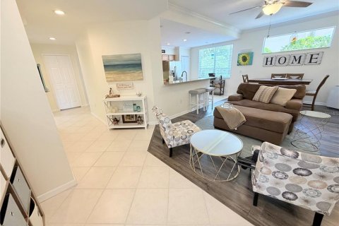 Condo in Palm Harbor, Florida, 2 bedrooms  № 2197029 - photo 18