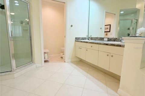 Condo in Palm Harbor, Florida, 2 bedrooms  № 2197029 - photo 25