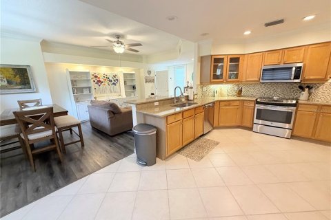 Condo in Palm Harbor, Florida, 2 bedrooms  № 2197029 - photo 13