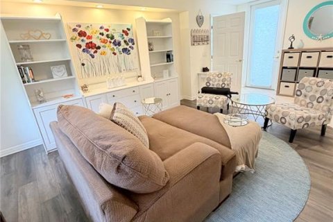 Condo in Palm Harbor, Florida, 2 bedrooms  № 2197029 - photo 17