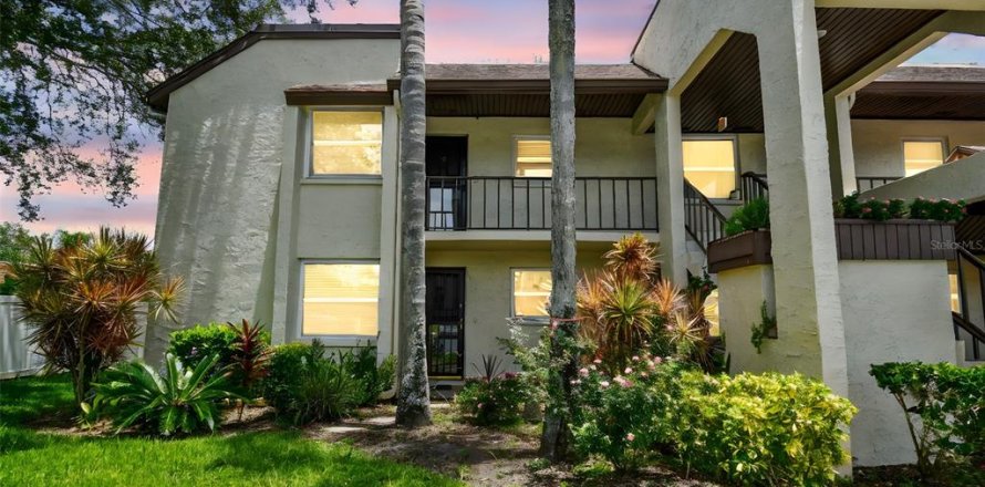 Condominio en Largo, Florida, 2 dormitorios  № 1838176