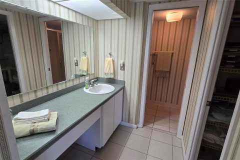 Copropriété à vendre à Tampa, Floride: 2 chambres, 104.98 m2 № 1914110 - photo 9