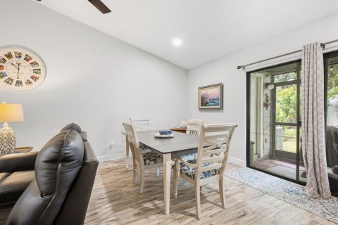 Villa ou maison à vendre à Palm Harbor, Floride: 2 chambres, 111.48 m2 № 2395579 - photo 12