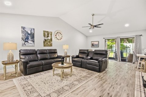Villa ou maison à vendre à Palm Harbor, Floride: 2 chambres, 111.48 m2 № 2395579 - photo 6