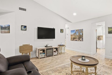 Villa ou maison à vendre à Palm Harbor, Floride: 2 chambres, 111.48 m2 № 2395579 - photo 7