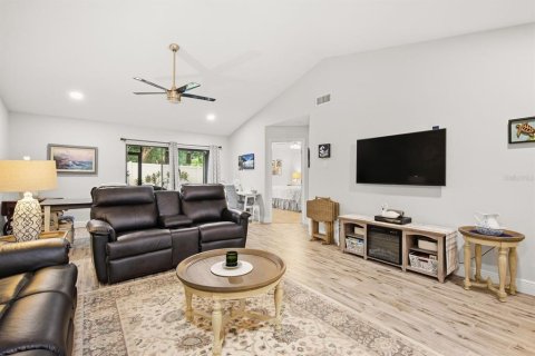 Villa ou maison à vendre à Palm Harbor, Floride: 2 chambres, 111.48 m2 № 2395579 - photo 5