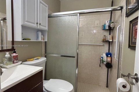 House in Hollywood, Florida 2 bedrooms, 85.47 sq.m. № 1791012 - photo 11