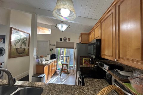 House in Hollywood, Florida 2 bedrooms, 85.47 sq.m. № 1791012 - photo 5